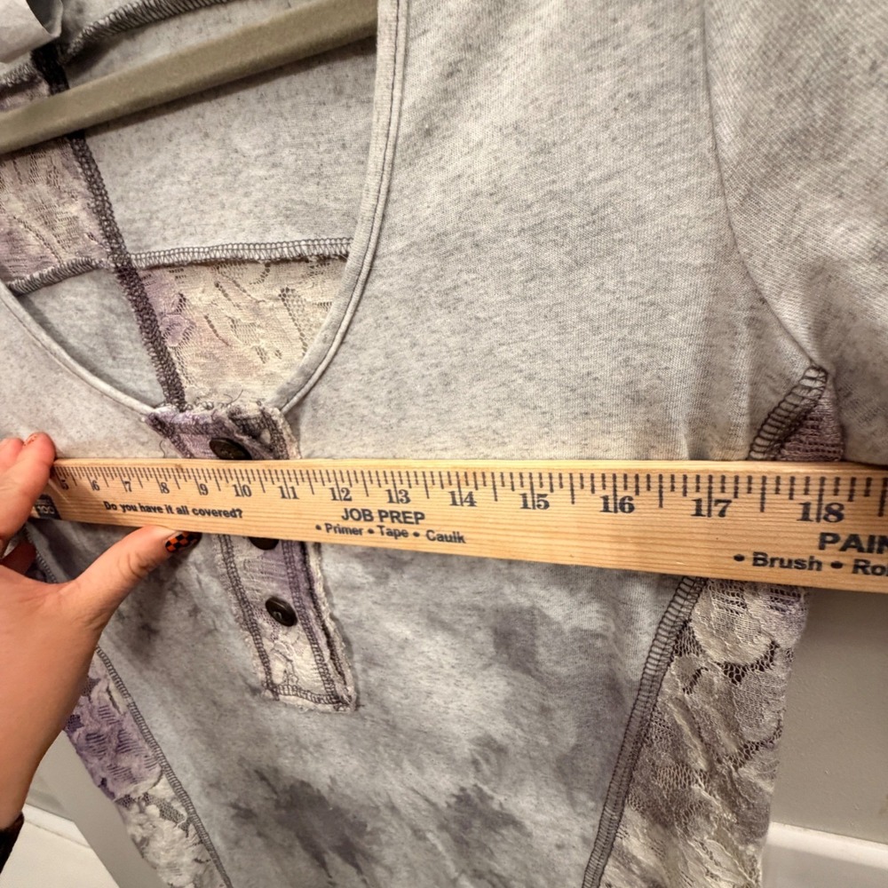 Daytrip Lace Patchwork Henley Top Womens XL Gray Purple Tie Dye Fairycore Top - Picture 5 of 6